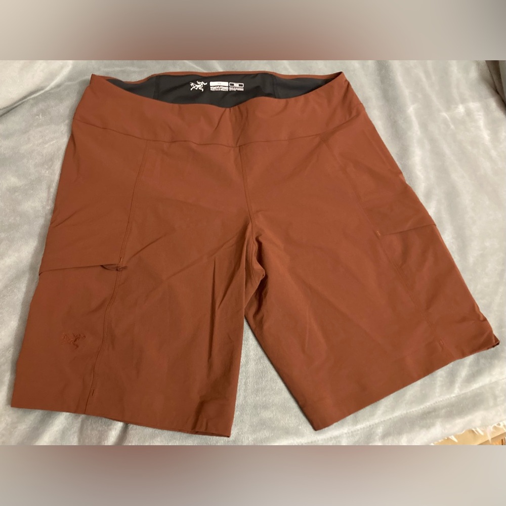Arc’teryx Sabria Shorts Women’s Size 10. Performance Trail. Like new!